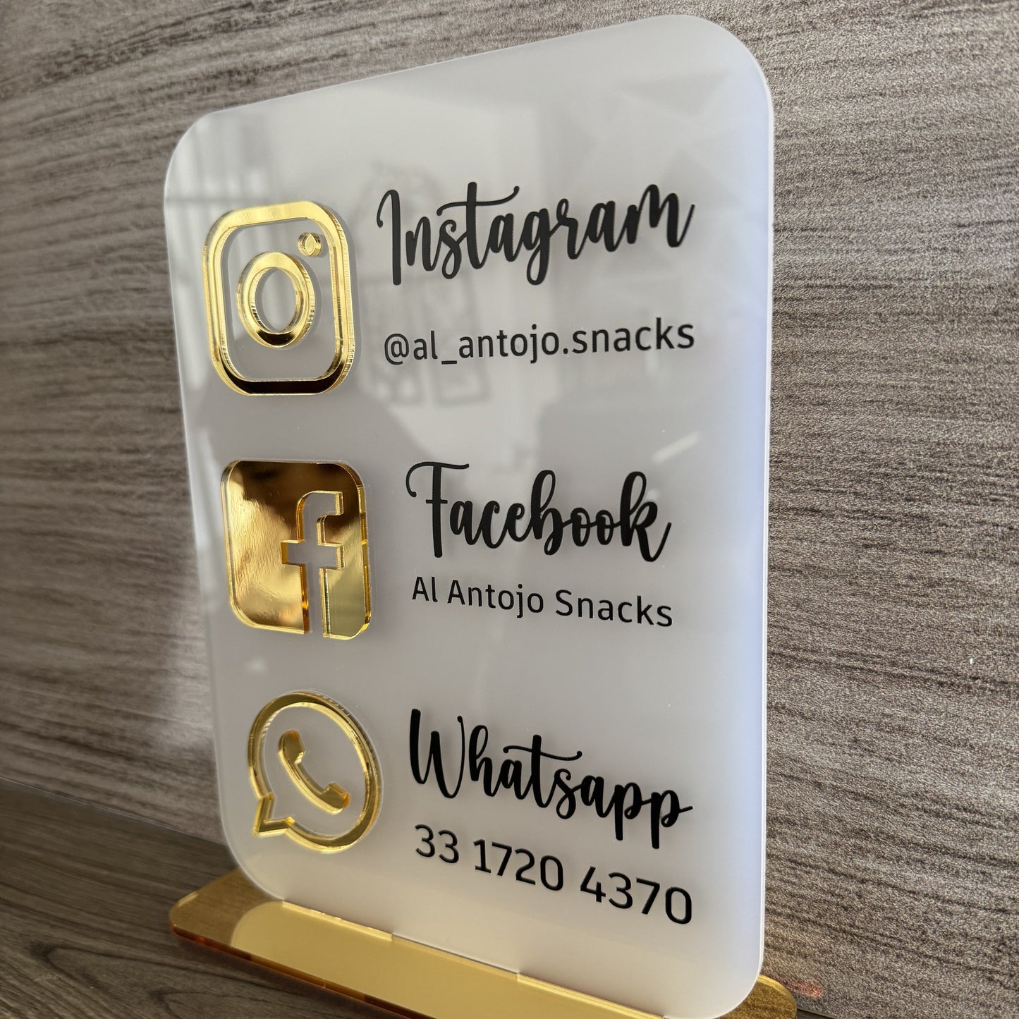 LETRERO REDES SOCIALES